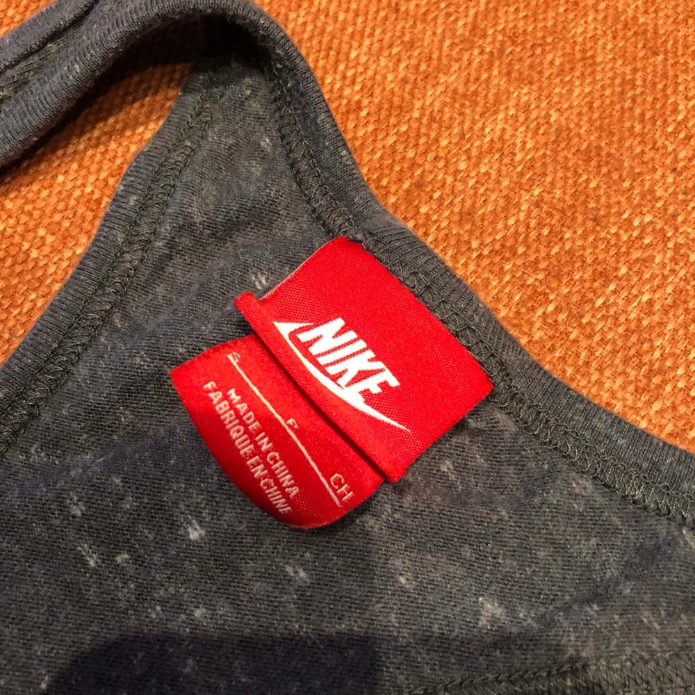Nike Tank Top - Picture 2 of 3